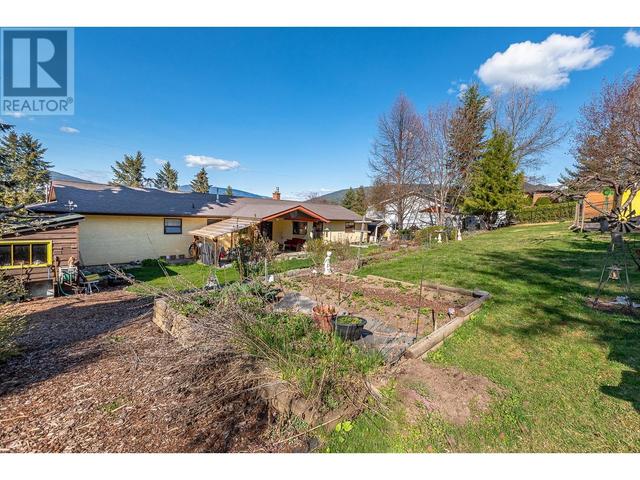 1880 2 Avenue Se, House detached with 4 bedrooms, 3 bathrooms and 6 parking in Salmon Arm BC | Image 60