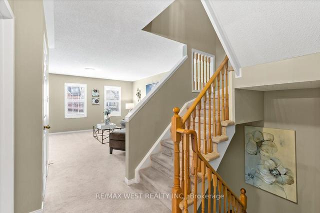 260 Gatwick Dr, House semidetached with 3 bedrooms, 3 bathrooms and 2 parking in Oakville ON | Image 8