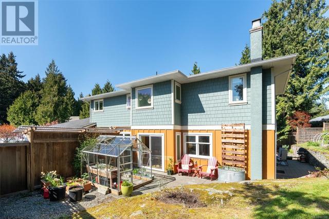 1573 Mayneview Terr, House detached with 3 bedrooms, 3 bathrooms and 4 parking in North Saanich BC | Image 41