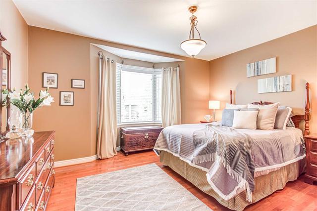 984 Ossington Ave, House semidetached with 3 bedrooms, 2 bathrooms and 2 parking in Toronto ON | Image 8