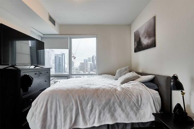 1802 - 1 The Esplanade Dr, Condo with 2 bedrooms, 2 bathrooms and 1 parking in Toronto ON | Image 5