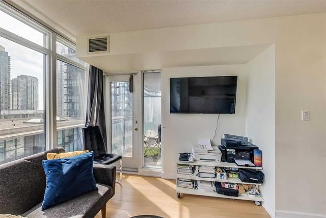 1102 - 25 Capreol Crt, Condo with 1 bedrooms, 1 bathrooms and 1 parking in Toronto ON | Image 11