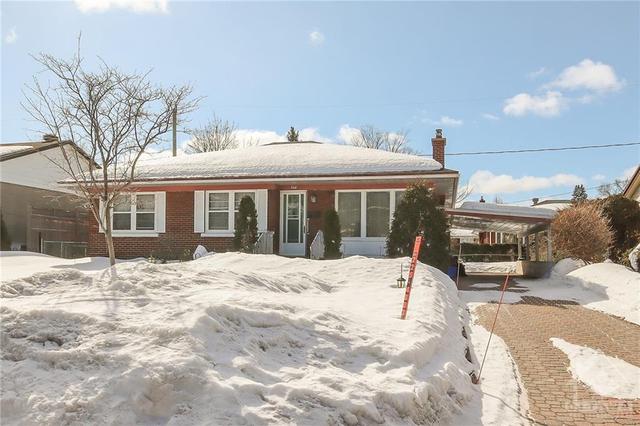 758 Weston Drive, House detached with 3 bedrooms, 2 bathrooms and 3 parking in Ottawa ON | Image 2