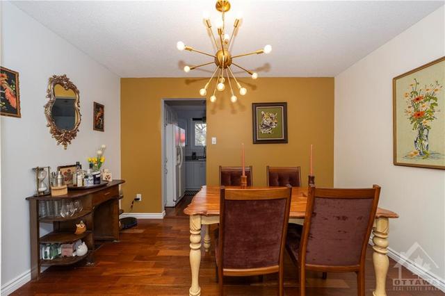 1381 Cahill Drive, Townhouse with 3 bedrooms, 2 bathrooms and 1 parking in Ottawa ON | Image 9