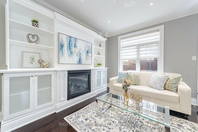 39a Wolcott Ave, House detached with 4 bedrooms, 5 bathrooms and 2 parking in Toronto ON | Image 14