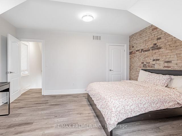 upper - 10 St Annes Rd, House semidetached with 2 bedrooms, 1 bathrooms and 0 parking in Toronto ON | Image 7