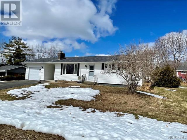 106 Scott Street, House detached with 3 bedrooms, 1 bathrooms and null parking in Woodstock NB | Image 3
