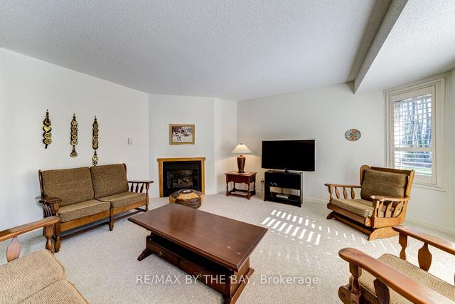 27 Barker Blvd, Condo with 3 bedrooms, 4 bathrooms and 4 parking in Collingwood ON | Image 9