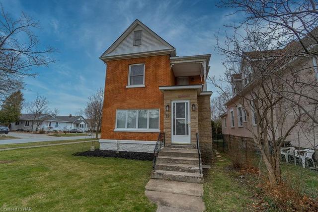 79 Bertie Street, House detached with 3 bedrooms, 1 bathrooms and 4 parking in Fort Erie ON | Image 4