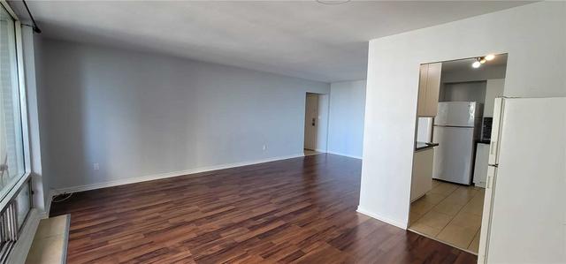 1002 - 1 Massey Sq, Condo with 2 bedrooms, 1 bathrooms and 0 parking in Toronto ON | Image 12