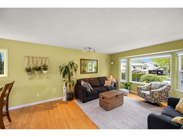6361 Sundance Drive, House detached with 3 bedrooms, 3 bathrooms and 6 parking in Surrey BC | Image 4