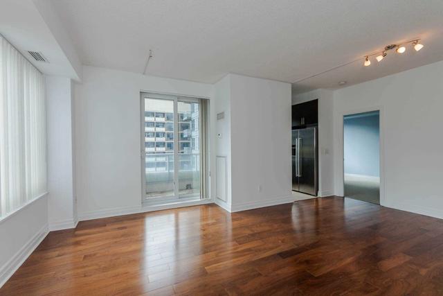 1606 - 35 Balmuto St, Condo with 2 bedrooms, 2 bathrooms and 1 parking in Toronto ON | Image 3