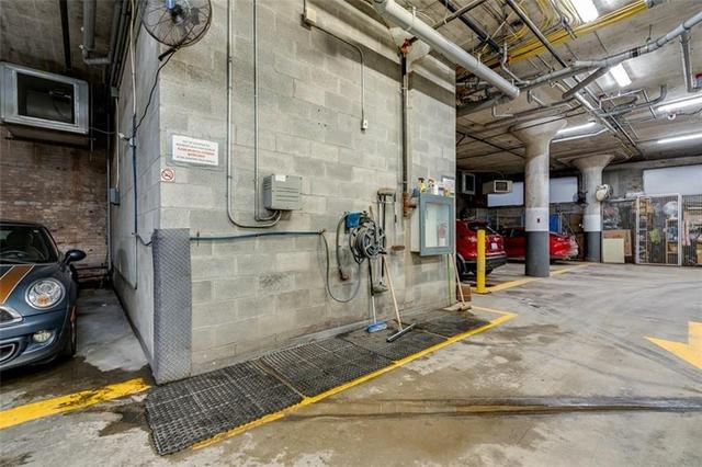 Parking and car wash area | Image 20
