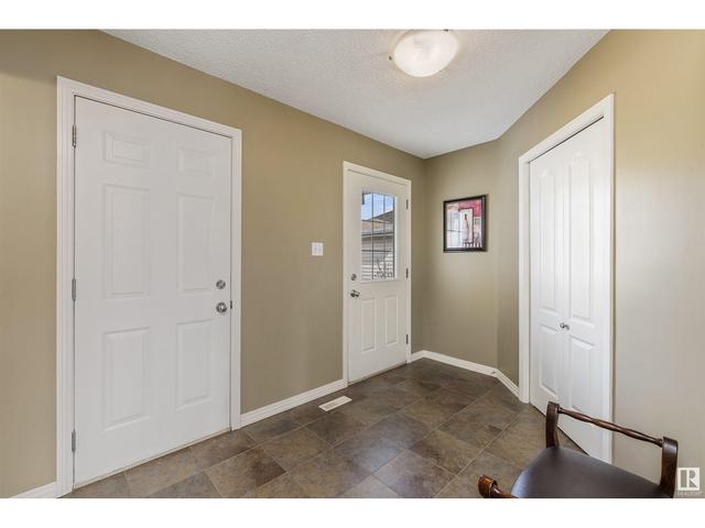 711 89 St Sw, House detached with 3 bedrooms, 2 bathrooms and null parking in Edmonton AB | Image 2