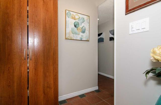 895 Maple Ave, Townhouse with 2 bedrooms, 2 bathrooms and 2 parking in Burlington ON | Image 13