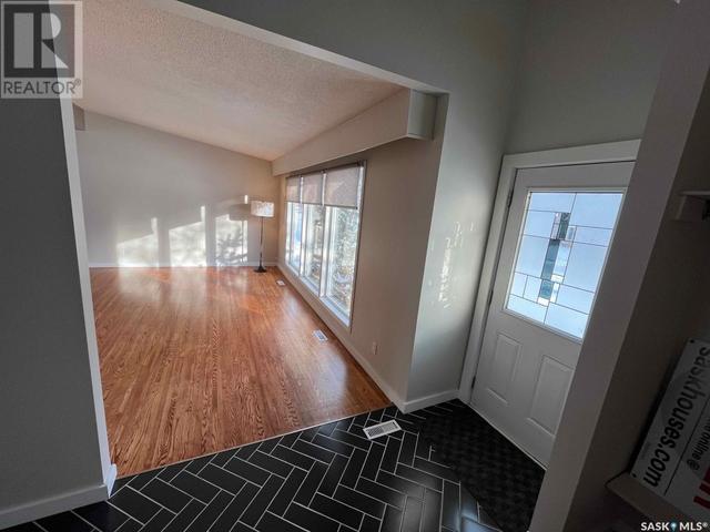 41 Lindsay Drive, House detached with 4 bedrooms, 2 bathrooms and null parking in Saskatoon SK | Image 10