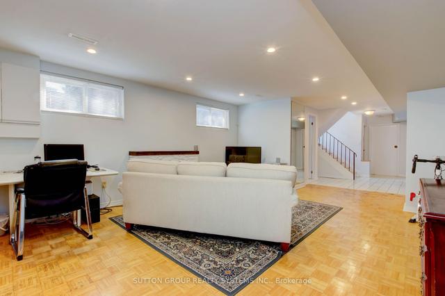 14 Louisa St, House semidetached with 3 bedrooms, 3 bathrooms and 3 parking in Toronto ON | Image 21