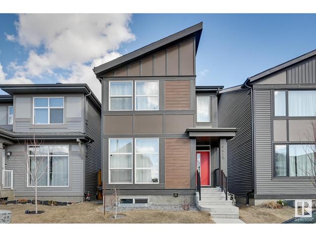 9615 230 St Nw, House detached with 4 bedrooms, 3 bathrooms and null parking in Edmonton AB | Image 1