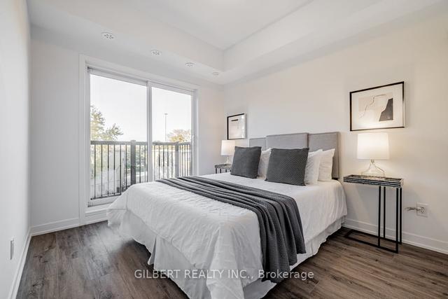8 - 14 Marquette Ave, Townhouse with 3 bedrooms, 2 bathrooms and 1 parking in Toronto ON | Image 11