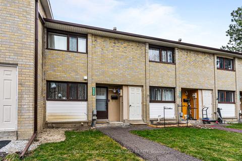 336 Fleetwood Cres, Townhouse with 3 bedrooms, 2 bathrooms and 1 parking in Brampton ON | Card Image