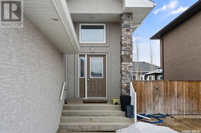 615 Sutter Manor, House detached with 3 bedrooms, 4 bathrooms and null parking in Saskatoon SK | Image 3