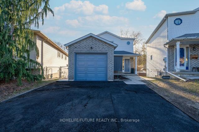 581 Pondtail Crt, House detached with 3 bedrooms, 4 bathrooms and 4 parking in Oshawa ON | Image 1