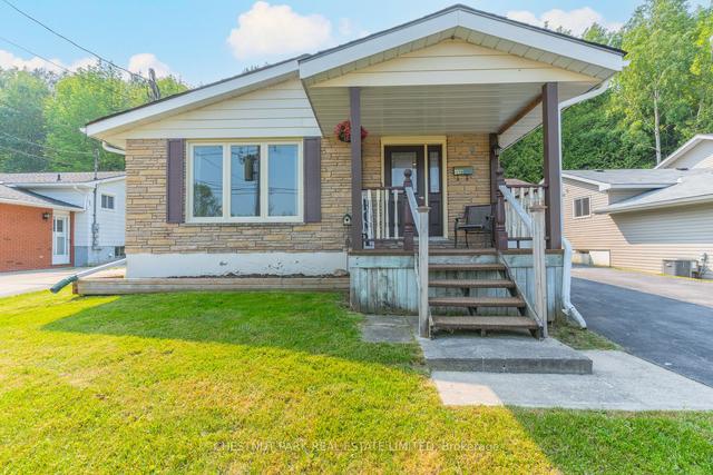 2537 3rd Ave E, House detached with 3 bedrooms, 2 bathrooms and 5 parking in Owen Sound ON | Image 12