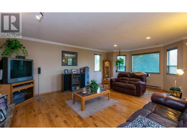 1414 Vella Road, House detached with 3 bedrooms, 3 bathrooms and 14 parking in Columbia Shuswap C BC | Image 15