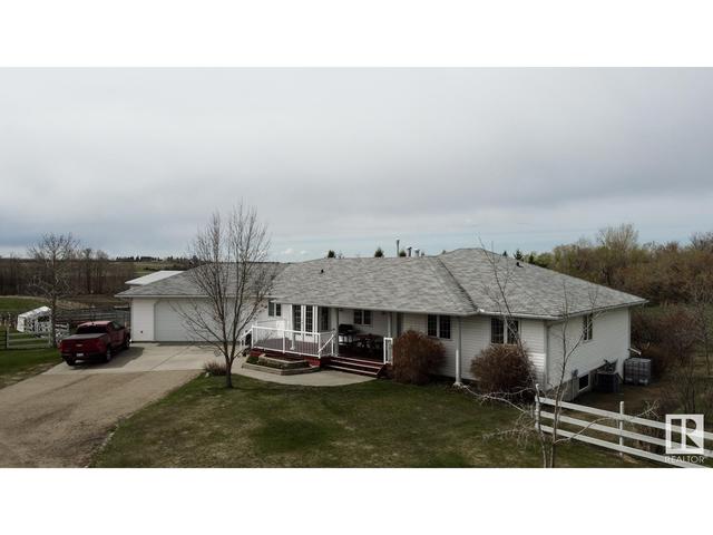 22249 Hwy 16, House detached with 4 bedrooms, 3 bathrooms and null parking in Strathcona County AB | Image 2