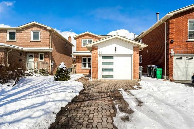 31 Shenstone Ave, House detached with 3 bedrooms, 2 bathrooms and 5 parking in Brampton ON | Image 12