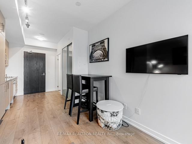 1202 - 297 College St, Condo with 1 bedrooms, 1 bathrooms and 0 parking in Toronto ON | Image 5
