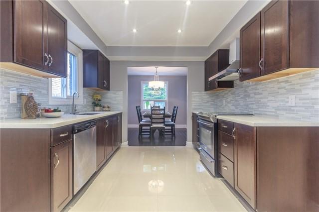 72 Morton Way, House detached with 5 bedrooms, 4 bathrooms and 4 parking in Brampton ON | Image 4
