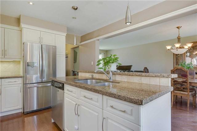 184 Kozlov St, House detached with 3 bedrooms, 2 bathrooms and 2 parking in Barrie ON | Image 7