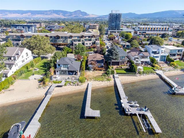 2960 Abbott Street, House detached with 4 bedrooms, 3 bathrooms and 6 parking in Kelowna BC | Image 5