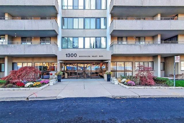 1007 - 1300 Mississauga Valley Blvd, Condo with 3 bedrooms, 2 bathrooms and 1 parking in Mississauga ON | Image 23