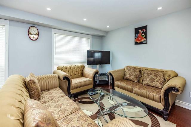 7302 Lancaster Ave, House semidetached with 4 bedrooms, 3 bathrooms and 6 parking in Mississauga ON | Image 38