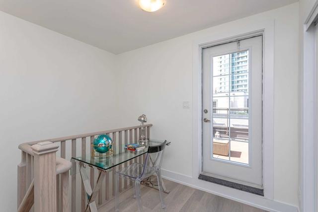 2 - 52 Holmes Ave, Townhouse with 2 bedrooms, 2 bathrooms and 1 parking in Toronto ON | Image 20