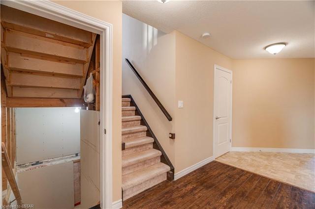 6861 Vallas Circle, House detached with 4 bedrooms, 2 bathrooms and 3 parking in London ON | Image 14