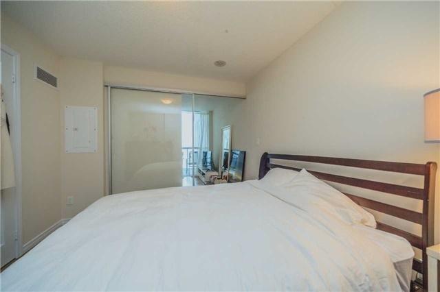 1013 - 352 Front St, Condo with 1 bedrooms, 1 bathrooms and null parking in Toronto ON | Image 7