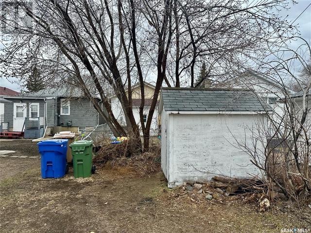 2305 Francis Street, House detached with 2 bedrooms, 1 bathrooms and null parking in Regina SK | Image 3
