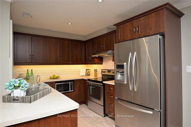 41 Sister Kern Terr, Townhouse with 1 bedrooms, 2 bathrooms and 2 parking in Hamilton ON | Image 7