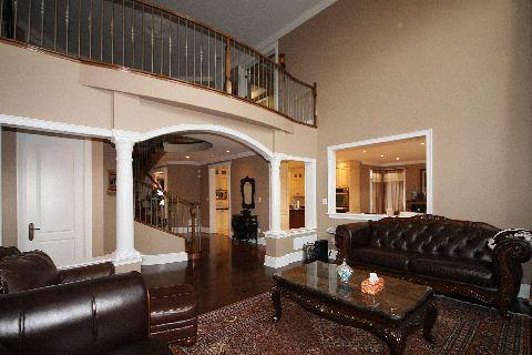 98 Isaiah Dr, House detached with 4 bedrooms, 4 bathrooms and 4 parking in Vaughan ON | Image 6