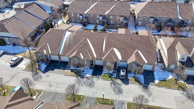 42 - 566 Southridge Dr, Townhouse with 2 bedrooms, 2 bathrooms and 2 parking in Hamilton ON | Image 24