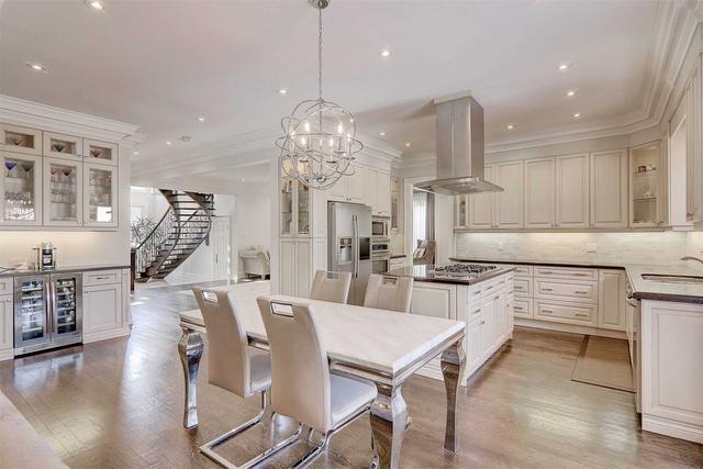 208 Dunview Ave, House detached with 5 bedrooms, 6 bathrooms and 10 parking in Toronto ON | Image 6