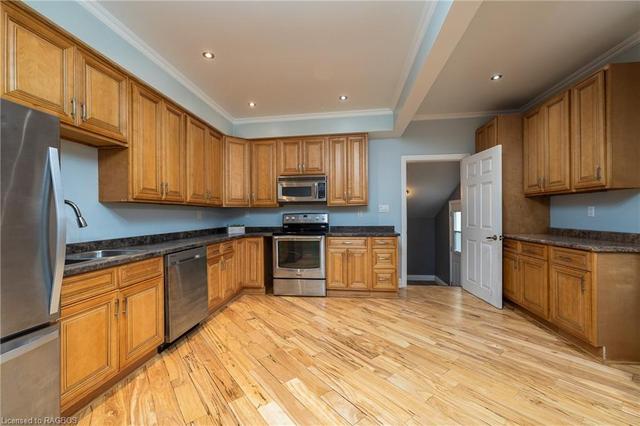 1113 3rd Ave W, House semidetached with 3 bedrooms, 1 bathrooms and 2 parking in Owen Sound ON | Image 35