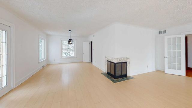 400 Westwood Dr, House detached with 4 bedrooms, 3 bathrooms and 6 parking in Kitchener ON | Image 12