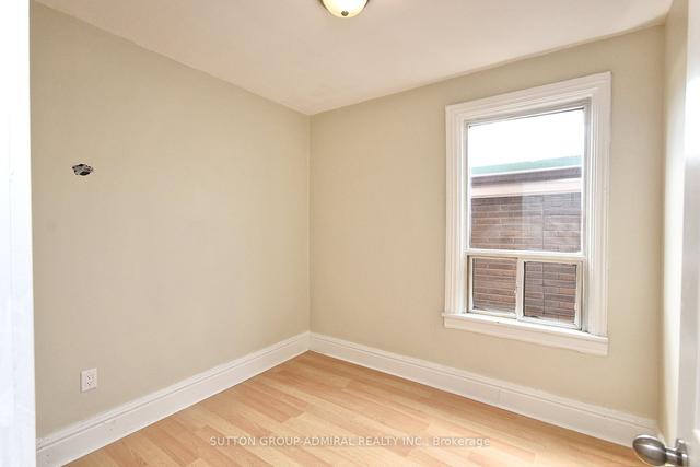 upper#2 - 1932 Queen St E, Condo with 2 bedrooms, 1 bathrooms and 0 parking in Toronto ON | Image 5