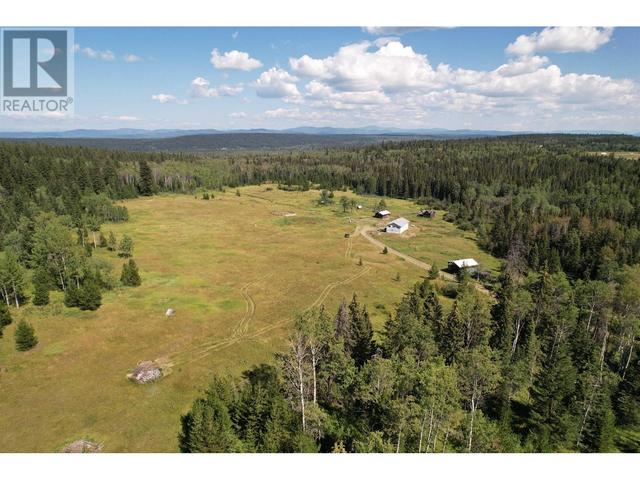 6411 Little Fort Hwy 24, House detached with 4 bedrooms, 2 bathrooms and null parking in Cariboo L BC | Image 2