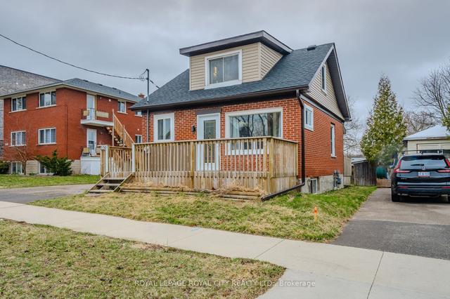 220 Heiman St, House detached with 3 bedrooms, 3 bathrooms and 4 parking in Kitchener ON | Image 23