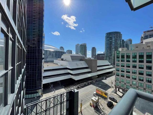 914 - 300 Front St W, Condo with 1 bedrooms, 1 bathrooms and 0 parking in Toronto ON | Image 3